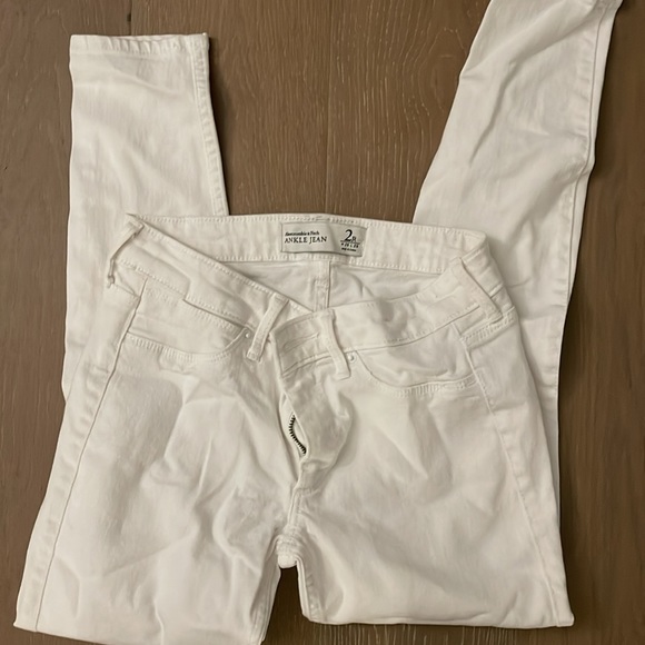 Abercrombie and fitch white jeans - Picture 2 of 2